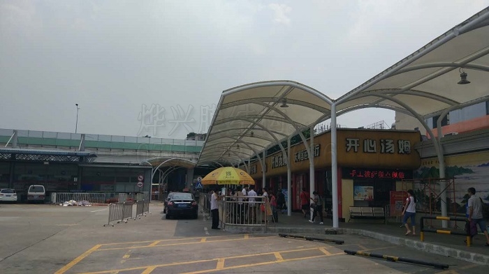 PTFE膜結(jié)構通道雨棚.jpg